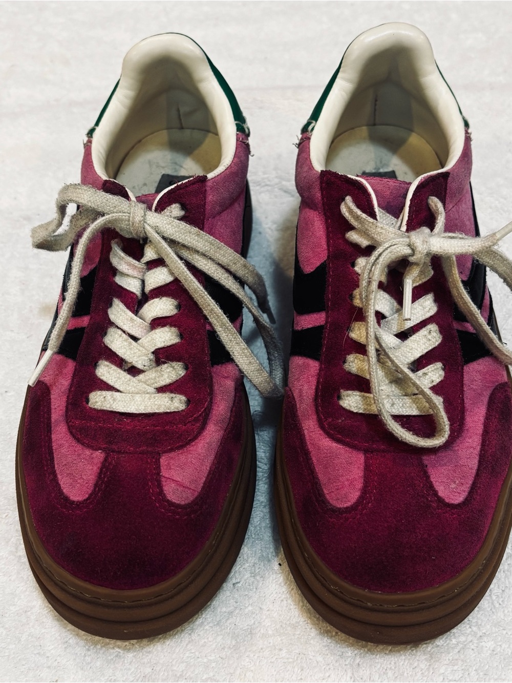 Almost Brand New - Steve Madden Suede Sneakers - Size 7.5M - Box 84